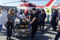 Как в кино: спасатели показали, как пострадавшего с места ДТП вертолетом доставили в больницу