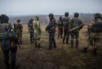 На Донбассе обстреляли украинские позиции в районе Песков, есть раненый
