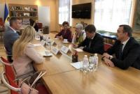 В Киеве состоялась встреча Кличко с президентом парламентской ассамблеи НАТО В Киеве состоялась встреча Кличко с президентом парламентской ассамблеи НАТО