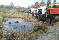 Во Львовской области в водоеме обнаружили автомобиль с четырьмя телами