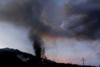 Извержение вулкана на Ла-Пальме: есть опасения по поводу токсичного газа после достижения лавой океана
